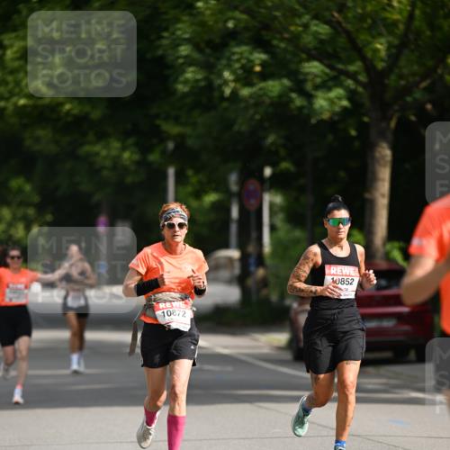 15.06.2025 - REWE Women's Run Dr. Thomas Lammeyer http://msf.ph/oto/7950587 15.06.2025 09:36:10 Laufen 10872, 10852 meine-sportfotos.de