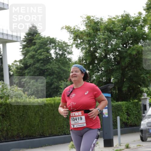15.06.2025 - REWE Women's Run Jannik Wohlers http://msf.ph/oto/7950622 15.06.2025 08:32:49 Laufen 10419 meine-sportfotos.de