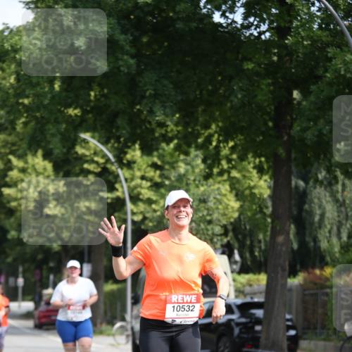 15.06.2025 - REWE Women's Run Jannik Wohlers http://msf.ph/oto/7950646 15.06.2025 09:49:42 Laufen 10532 meine-sportfotos.de