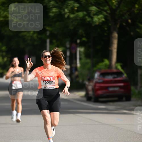 15.06.2025 - REWE Women's Run Dr. Thomas Lammeyer http://msf.ph/oto/7950647 15.06.2025 09:36:16 Laufen 10027 meine-sportfotos.de