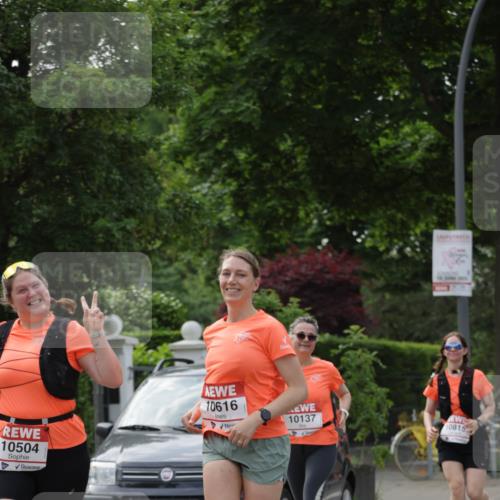 15.06.2025 - REWE Women's Run Jannik Wohlers http://msf.ph/oto/7950655 15.06.2025 08:32:50 Laufen 10504, 1043, 10616, 10137, 10815 meine-sportfotos.de