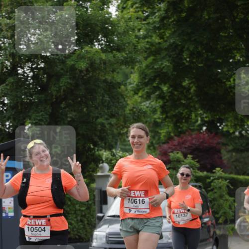 15.06.2025 - REWE Women's Run Jannik Wohlers http://msf.ph/oto/7950671 15.06.2025 08:32:51 Laufen 10504, 10616, 10137 meine-sportfotos.de