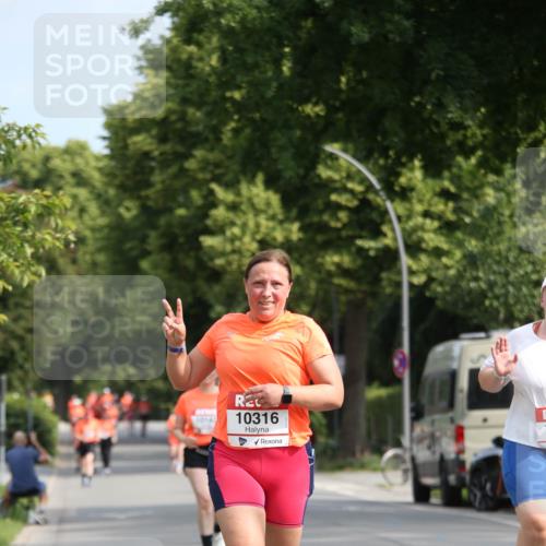 15.06.2025 - REWE Women's Run Jannik Wohlers http://msf.ph/oto/7950704 15.06.2025 09:49:46 Laufen 10316 meine-sportfotos.de