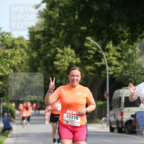 15.06.2025 - REWE Women's Run Jannik Wohlers http://msf.ph/oto/7950711 15.06.2025 09:49:46 Laufen 10316 meine-sportfotos.de