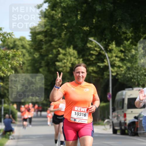 15.06.2025 - REWE Women's Run Jannik Wohlers http://msf.ph/oto/7950712 15.06.2025 09:49:46 Laufen 10316 meine-sportfotos.de