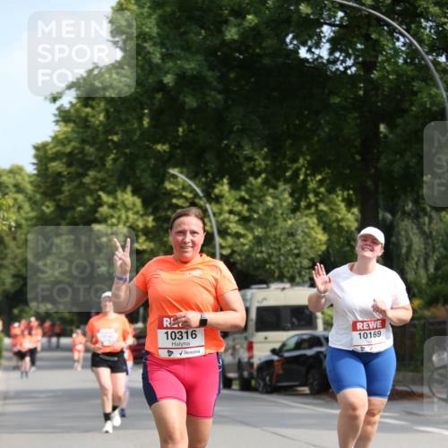 15.06.2025 - REWE Women's Run Jannik Wohlers http://msf.ph/oto/7950731 15.06.2025 09:49:47 Laufen 10316, 10169 meine-sportfotos.de