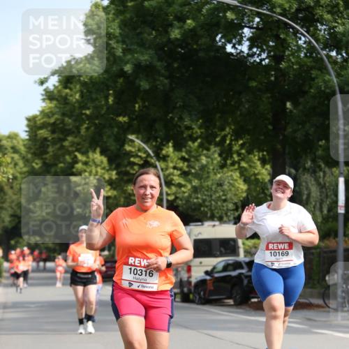 15.06.2025 - REWE Women's Run Jannik Wohlers http://msf.ph/oto/7950734 15.06.2025 09:49:47 Laufen 10316, 10169 meine-sportfotos.de