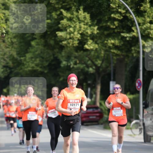 15.06.2025 - REWE Women's Run Jannik Wohlers http://msf.ph/oto/7950826 15.06.2025 09:50:04 Laufen 10090, 10171, 10117, 10348 meine-sportfotos.de