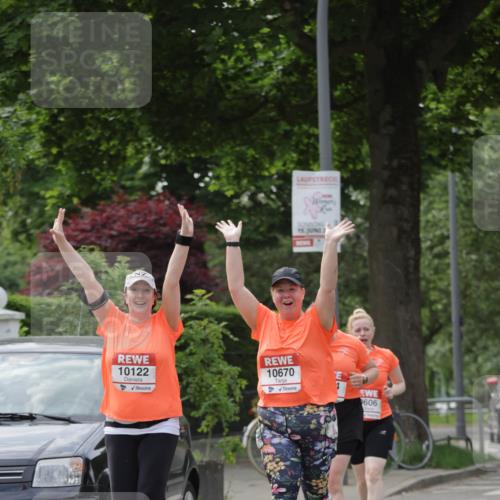 15.06.2025 - REWE Women's Run Jannik Wohlers http://msf.ph/oto/7950858 15.06.2025 08:32:57 Laufen 10122, 10670 meine-sportfotos.de