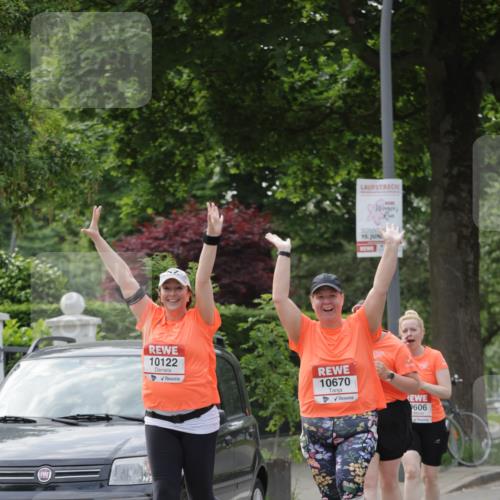 15.06.2025 - REWE Women's Run Jannik Wohlers http://msf.ph/oto/7950871 15.06.2025 08:32:57 Laufen 1043, 15, 10122, 10670, 606 meine-sportfotos.de