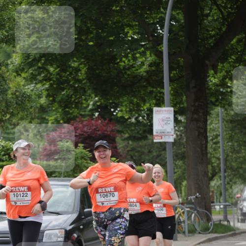 15.06.2025 - REWE Women's Run Jannik Wohlers http://msf.ph/oto/7950924 15.06.2025 08:32:58 Laufen 10122, 10670, 15, 2025, 0804, 0606 meine-sportfotos.de