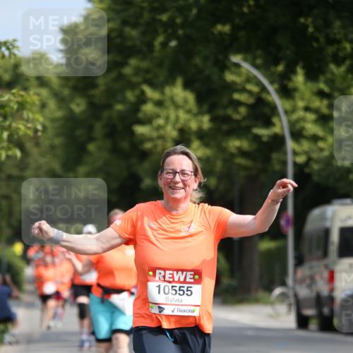 15.06.2025 - REWE Women's Run Jannik Wohlers http://msf.ph/oto/7951006 15.06.2025 09:50:15 Laufen 10555 meine-sportfotos.de