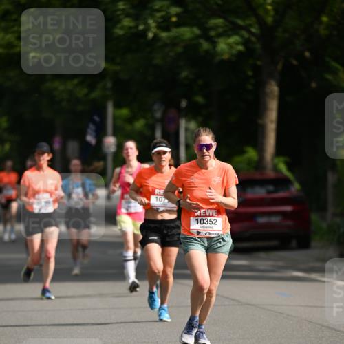 15.06.2025 - REWE Women's Run Dr. Thomas Lammeyer http://msf.ph/oto/7951066 15.06.2025 09:36:48 Laufen 107, 10352 meine-sportfotos.de