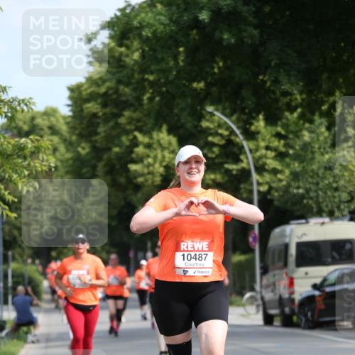 15.06.2025 - REWE Women's Run Jannik Wohlers http://msf.ph/oto/7951134 15.06.2025 09:50:22 Laufen 10487 meine-sportfotos.de