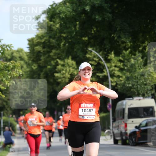 15.06.2025 - REWE Women's Run Jannik Wohlers http://msf.ph/oto/7951137 15.06.2025 09:50:23 Laufen 10487 meine-sportfotos.de