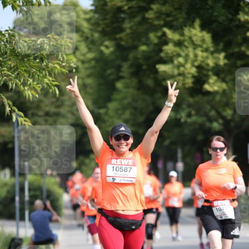 15.06.2025 - REWE Women's Run Jannik Wohlers http://msf.ph/oto/7951149 15.06.2025 09:50:24 Laufen 10587, 10493 meine-sportfotos.de