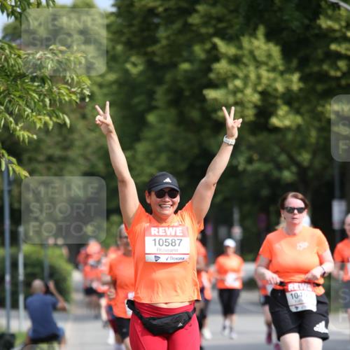 15.06.2025 - REWE Women's Run Jannik Wohlers http://msf.ph/oto/7951154 15.06.2025 09:50:24 Laufen 10587 meine-sportfotos.de