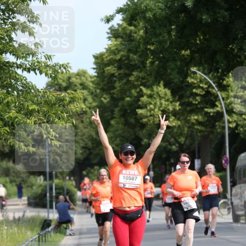 15.06.2025 - REWE Women's Run Jannik Wohlers http://msf.ph/oto/7951163 15.06.2025 09:50:24 Laufen 10587, 10253, 1045, 10463, 4 meine-sportfotos.de