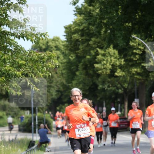 15.06.2025 - REWE Women's Run Jannik Wohlers http://msf.ph/oto/7951217 15.06.2025 09:50:28 Laufen 10253, 10238 meine-sportfotos.de