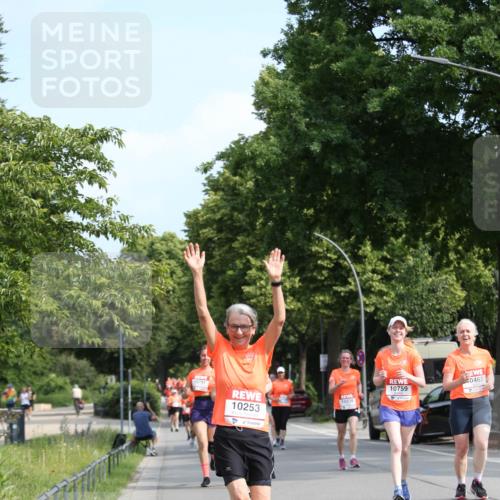 15.06.2025 - REWE Women's Run Jannik Wohlers http://msf.ph/oto/7951238 15.06.2025 09:50:30 Laufen 10791, 0463, 10759, 10253, 10238 meine-sportfotos.de