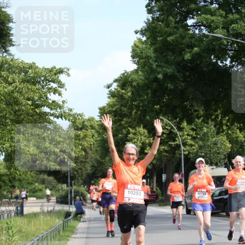 15.06.2025 - REWE Women's Run Jannik Wohlers http://msf.ph/oto/7951242 15.06.2025 09:50:30 Laufen 10791, 10253, 10463, 10759, 10238 meine-sportfotos.de