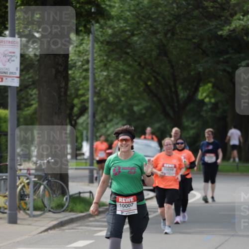15.06.2025 - REWE Women's Run Jannik Wohlers http://msf.ph/oto/7951260 15.06.2025 08:33:29 Laufen 2025, 10259, 10007 meine-sportfotos.de