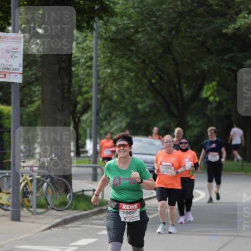 15.06.2025 - REWE Women's Run Jannik Wohlers http://msf.ph/oto/7951267 15.06.2025 08:33:29 Laufen 5, 2025, 4, 10007, 10259 meine-sportfotos.de