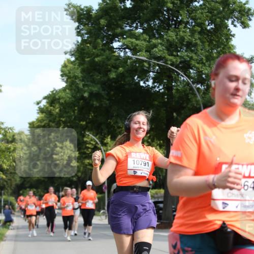 15.06.2025 - REWE Women's Run Jannik Wohlers http://msf.ph/oto/7951323 15.06.2025 09:50:35 Laufen 10791 meine-sportfotos.de