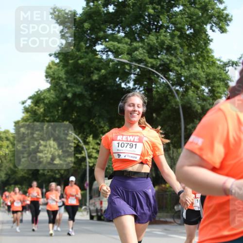 15.06.2025 - REWE Women's Run Jannik Wohlers http://msf.ph/oto/7951335 15.06.2025 09:50:36 Laufen 10791 meine-sportfotos.de