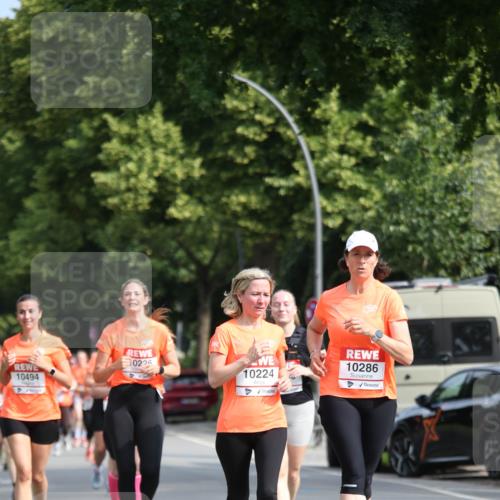 15.06.2025 - REWE Women's Run Jannik Wohlers http://msf.ph/oto/7951342 15.06.2025 09:50:38 Laufen 10494, 0226, 10224, 10286 meine-sportfotos.de