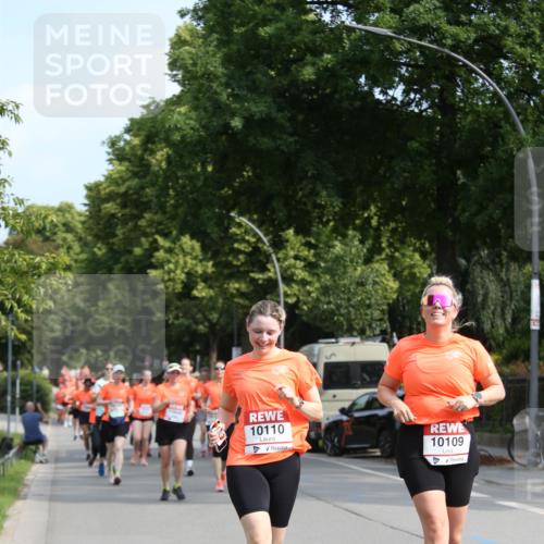 15.06.2025 - REWE Women's Run Jannik Wohlers http://msf.ph/oto/7951405 15.06.2025 09:50:48 Laufen 10110, 10109 meine-sportfotos.de