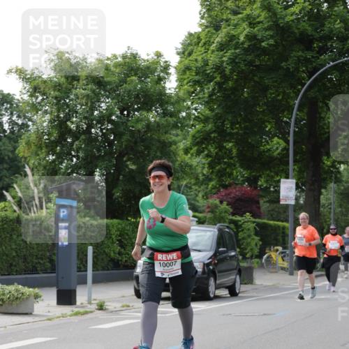 15.06.2025 - REWE Women's Run Jannik Wohlers http://msf.ph/oto/7951417 15.06.2025 08:33:36 Laufen 10007 meine-sportfotos.de