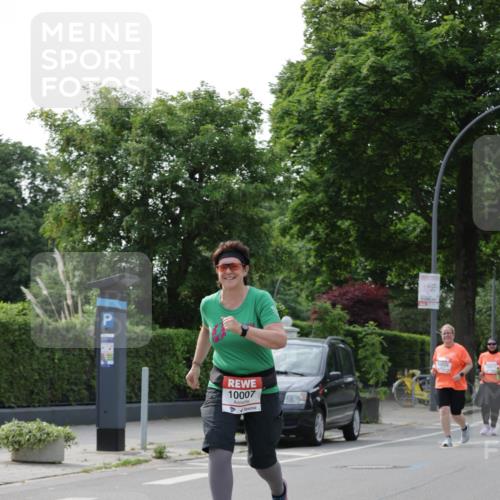 15.06.2025 - REWE Women's Run Jannik Wohlers http://msf.ph/oto/7951424 15.06.2025 08:33:36 Laufen 10007 meine-sportfotos.de
