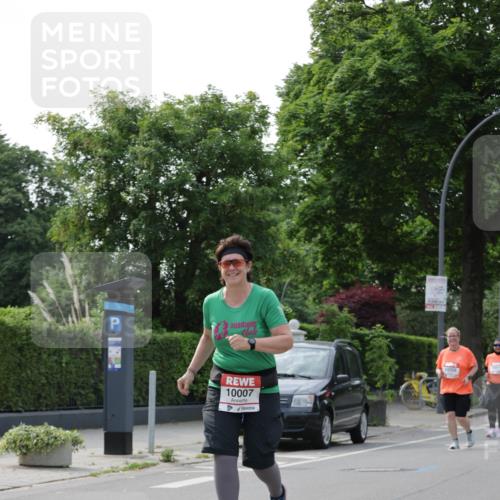 15.06.2025 - REWE Women's Run Jannik Wohlers http://msf.ph/oto/7951427 15.06.2025 08:33:36 Laufen 10007, 10259 meine-sportfotos.de