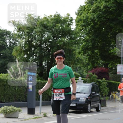 15.06.2025 - REWE Women's Run Jannik Wohlers http://msf.ph/oto/7951437 15.06.2025 08:33:36 Laufen 10007, 1043 meine-sportfotos.de