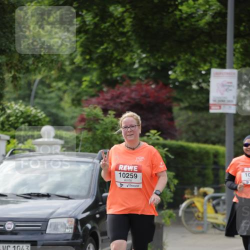 15.06.2025 - REWE Women's Run Jannik Wohlers http://msf.ph/oto/7951456 15.06.2025 08:33:38 Laufen 1043, 10259 meine-sportfotos.de