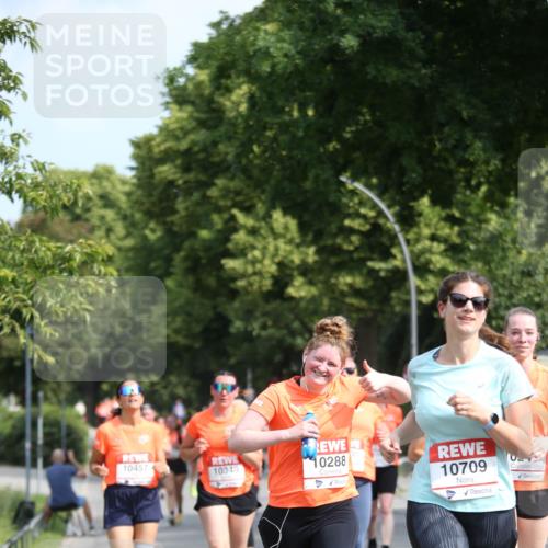 15.06.2025 - REWE Women's Run Jannik Wohlers http://msf.ph/oto/7951498 15.06.2025 09:50:56 Laufen 10457, 10349, 0288, 10709 meine-sportfotos.de