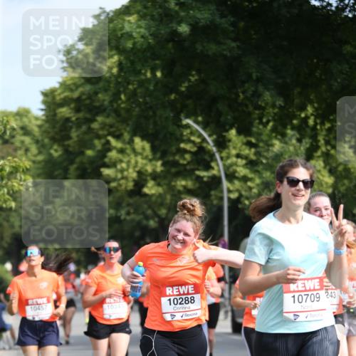 15.06.2025 - REWE Women's Run Jannik Wohlers http://msf.ph/oto/7951503 15.06.2025 09:50:57 Laufen 10457, 10288, 10709, 243 meine-sportfotos.de