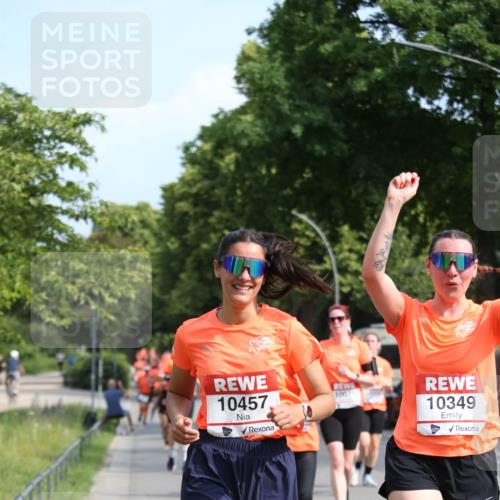 15.06.2025 - REWE Women's Run Jannik Wohlers http://msf.ph/oto/7951559 15.06.2025 09:51:01 Laufen 10457, 10077, 10349 meine-sportfotos.de