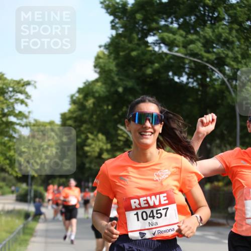 15.06.2025 - REWE Women's Run Jannik Wohlers http://msf.ph/oto/7951564 15.06.2025 09:51:02 Laufen 10457 meine-sportfotos.de
