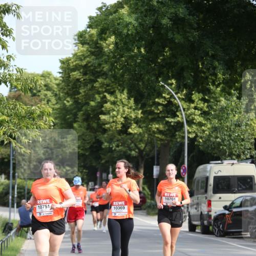 15.06.2025 - REWE Women's Run Jannik Wohlers http://msf.ph/oto/7951672 15.06.2025 09:51:14 Laufen 10751, 1409, 10369, 10701 meine-sportfotos.de