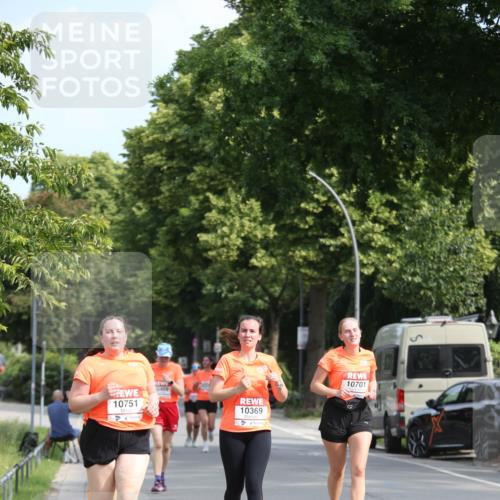 15.06.2025 - REWE Women's Run Jannik Wohlers http://msf.ph/oto/7951677 15.06.2025 09:51:14 Laufen 10751, 0409, 10369, 10701 meine-sportfotos.de