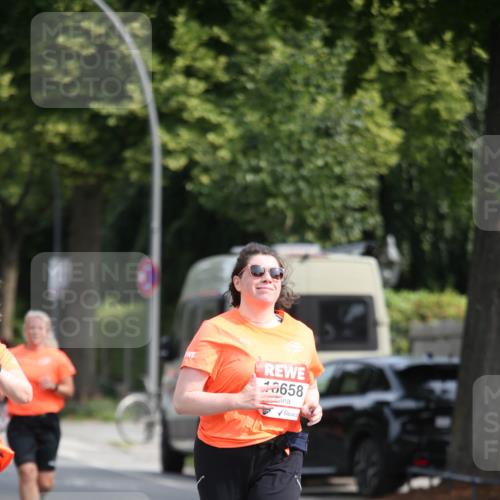 15.06.2025 - REWE Women's Run Jannik Wohlers http://msf.ph/oto/7951886 15.06.2025 09:51:42 Laufen 8658 meine-sportfotos.de