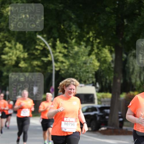 15.06.2025 - REWE Women's Run Jannik Wohlers http://msf.ph/oto/7951928 15.06.2025 09:51:45 Laufen 10798 meine-sportfotos.de