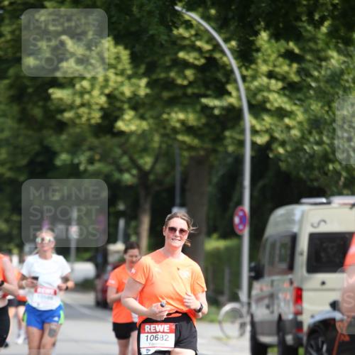 15.06.2025 - REWE Women's Run Jannik Wohlers http://msf.ph/oto/7951959 15.06.2025 09:51:49 Laufen 10682 meine-sportfotos.de