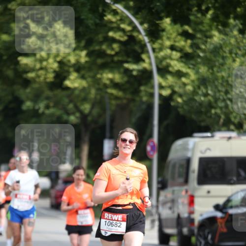 15.06.2025 - REWE Women's Run Jannik Wohlers http://msf.ph/oto/7951964 15.06.2025 09:51:50 Laufen 10682 meine-sportfotos.de