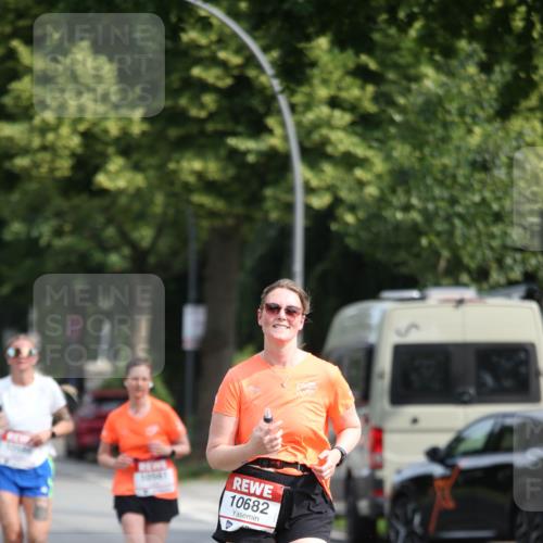 15.06.2025 - REWE Women's Run Jannik Wohlers http://msf.ph/oto/7951979 15.06.2025 09:51:50 Laufen 10682 meine-sportfotos.de