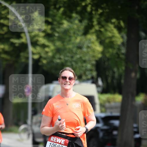 15.06.2025 - REWE Women's Run Jannik Wohlers http://msf.ph/oto/7952003 15.06.2025 09:51:52 Laufen 10682 meine-sportfotos.de