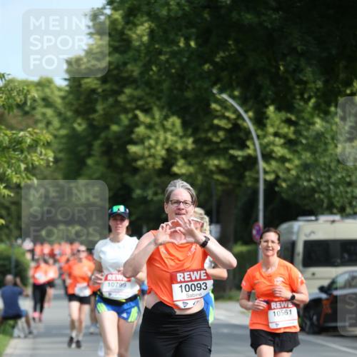 15.06.2025 - REWE Women's Run Jannik Wohlers http://msf.ph/oto/7952037 15.06.2025 09:51:55 Laufen 10799, 10093, 10561 meine-sportfotos.de