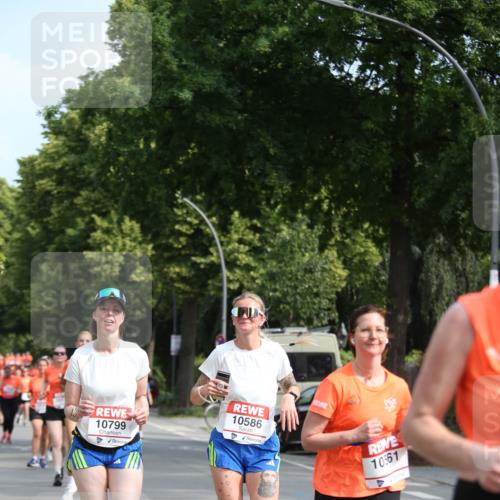 15.06.2025 - REWE Women's Run Jannik Wohlers http://msf.ph/oto/7952076 15.06.2025 09:51:57 Laufen 10799, 10586, 10561 meine-sportfotos.de